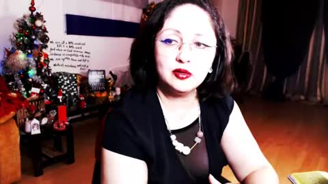 Snapshot of imperatrizasado chatting on 12/25/24, 11:42 Empress online show from 12/25/24, 11:42