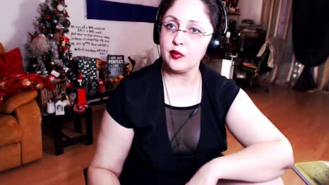 Snapshot of imperatrizasado chatting on 01/02/25, 02:57 Empress online show from 01/02/25, 02:57