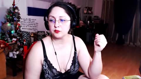 Snapshot of imperatrizasado chatting on 01/30/25, 08:42 Empress online show from 01/30/25, 08:42