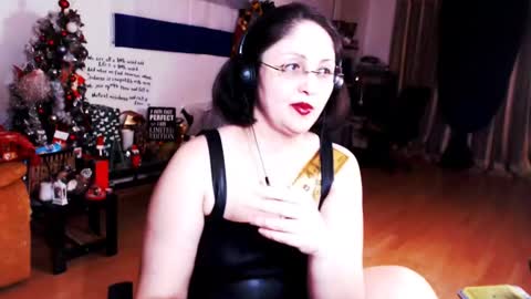 Snapshot of imperatrizasado chatting on 02/06/25, 04:31 Empress online show from 02/06/25, 04:31