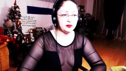 Snapshot of imperatrizasado chatting on 02/09/25, 10:54 Empress online show from 02/09/25, 10:54