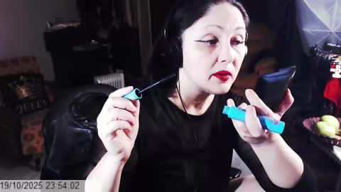 Snapshot of imperatrizasado chatting on 10/19/25, 08:53 Empress online show from 10/19/25, 08:53