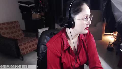 Snapshot of imperatrizasado chatting on 11/20/25, 06:40 Empress online show from 11/20/25, 06:40