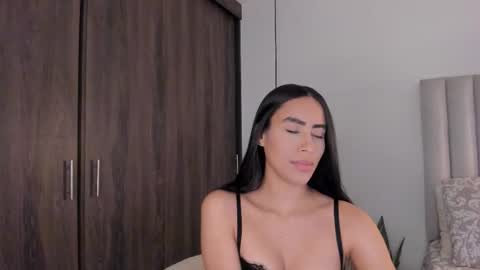 Snapshot of imsaraah chatting on 01/06/26, 07:17 sarah online show from 01/06/26, 07:17