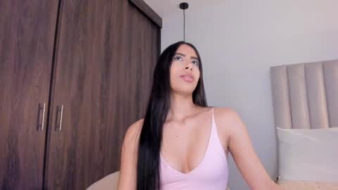 Snapshot of imsaraah chatting on 02/08/26, 09:40 sarah online show from 02/08/26, 09:40