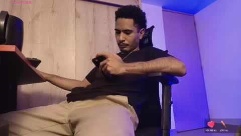 Daniel   thumb up me please its important Im new INDEPENDENT MODEL online show from 04/16/26, 05:41