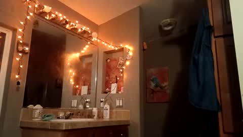 in_this_moment_ online show from 12/21/25, 06:20