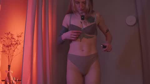 Snapshot of inaccessibles chatting on 11/14/25, 03:55 oksana online show from 11/14/25, 03:55