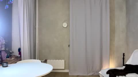 Snapshot of inaccessibles chatting on 12/15/25, 04:55 oksana online show from 12/15/25, 04:55