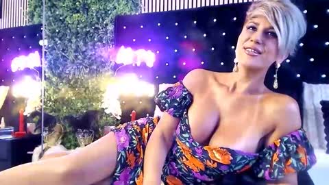 Snapshot of inanna_ishtar1 chatting on 10/01/25, 09:37 inanna_ishtar1 online show from 10/01/25, 09:37