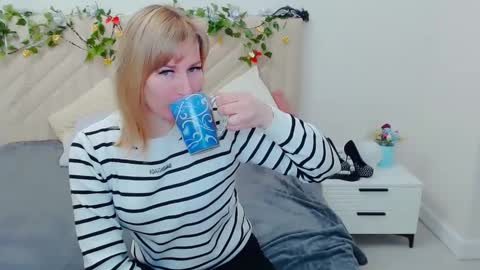 incredible_ariela online show from 03/07/26, 08:11