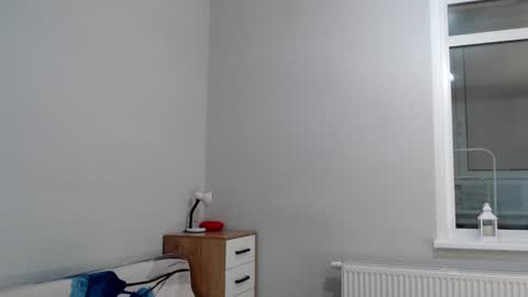 Snapshot of increible_della chatting on 12/08/24, 06:28 Della online show from 12/08/24, 06:28