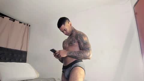 Snapshot of independent_project chatting on 02/09/25, 03:32 Jacobo online show from 02/09/25, 03:32