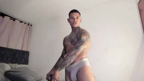 Snapshot of independent_project chatting on 02/11/25, 06:01 Jacobo online show from 02/11/25, 06:01