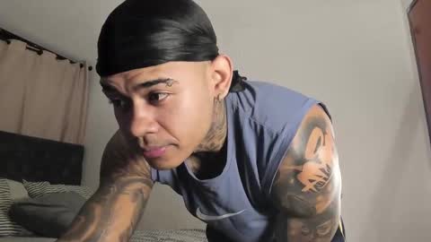 Snapshot of independent_project chatting on 02/12/25, 03:18 Jacobo online show from 02/12/25, 03:18