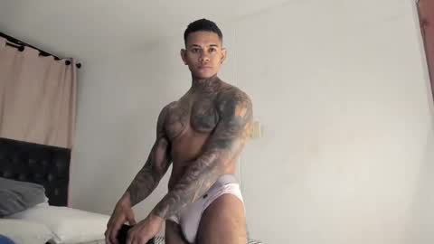 Snapshot of independent_project chatting on 03/04/25, 03:11 Jacobo online show from 03/04/25, 03:11