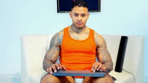 Snapshot of independent_project chatting on 09/16/25, 01:17 Jacobo online show from 09/16/25, 01:17