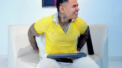 Snapshot of independent_project chatting on 09/22/25, 07:21 Jacobo online show from 09/22/25, 07:21