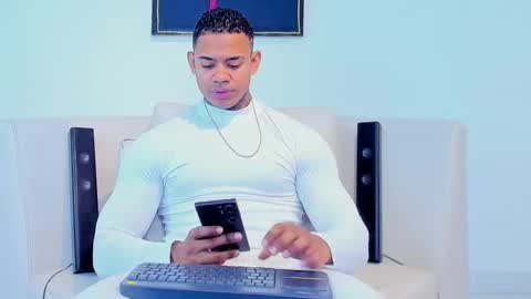 Snapshot of independent_project chatting on 10/12/25, 07:07 Jacobo online show from 10/12/25, 07:07