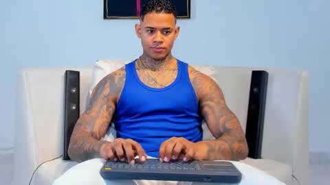 Snapshot of independent_project chatting on 11/08/25, 08:14 Jacobo online show from 11/08/25, 08:14