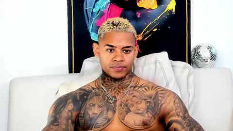 Snapshot of independent_project chatting on 11/29/25, 01:25 Jacobo online show from 11/29/25, 01:25