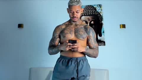 Snapshot of independent_project chatting on 02/10/26, 05:11 Jacobo online show from 02/10/26, 05:11