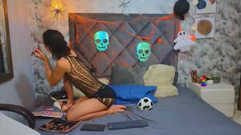 Snapshot of indi_rave chatting on 10/29/25, 01:13 INDI online show from 10/29/25, 01:13