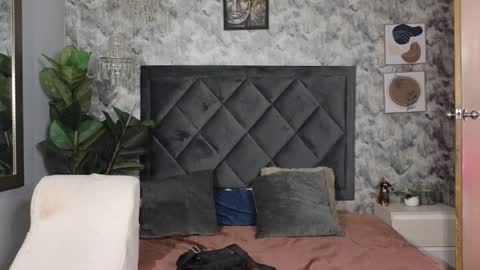 Snapshot of indi_rave chatting on 11/18/25, 12:53 INDI online show from 11/18/25, 12:53