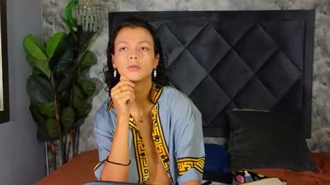 Snapshot of indi_rave chatting on 11/22/25, 01:43 INDI online show from 11/22/25, 01:43