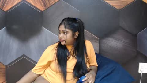 Snapshot of indian_rimmelx chatting on 06/18/26, 09:14 Melz online show from 06/18/26, 09:14