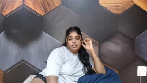 Snapshot of indian_rimmelx chatting on 06/26/26, 07:24 Melz online show from 06/26/26, 07:24