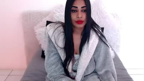 Jazmin online show from 07/13/26, 09:23