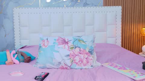 LITTLE AINHOA  online show from 11/04/25, 07:46