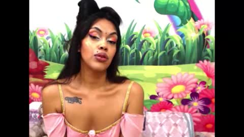 Lia online show from 11/08/25, 11:21