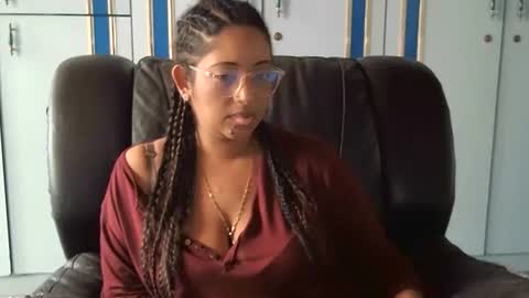 Snapshot of indianplaygal69 chatting on 02/25/25, 09:42 Indianpalgal69 online show from 02/25/25, 09:42