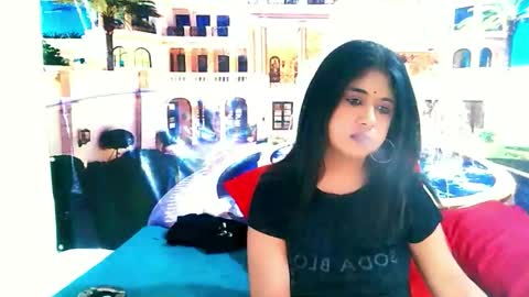 Mika online show from 01/05/26, 05:49