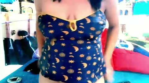 Mika online show from 01/07/26, 06:32