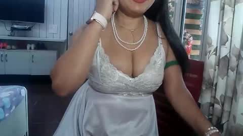Radha online show from 05/10/26, 07:46