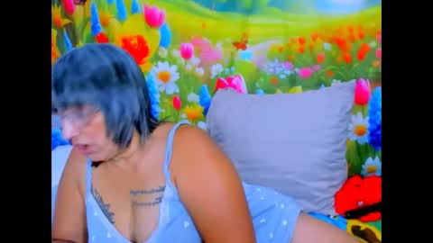 Snapshot of indianroxy27 chatting on 06/09/26, 06:19 indianroxy27 online show from 06/09/26, 06:19