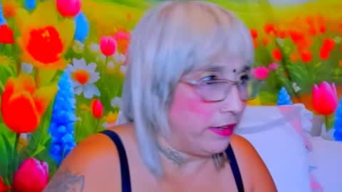 Snapshot of indianroxy27 chatting on 06/19/26, 06:12 indianroxy27 online show from 06/19/26, 06:12