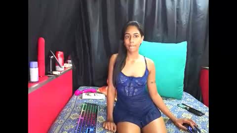 Snapshot of indiansexkitten23 chatting on 05/27/26, 07:16 stella sexkitten online show from 05/27/26, 07:16