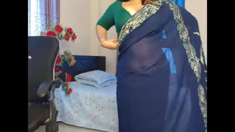 Snapshot of indiantina chatting on 11/18/25, 05:12 tina online show from 11/18/25, 05:12