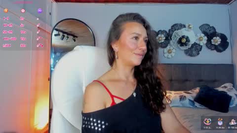 Indigo Wild  online show from 11/11/25, 01:16