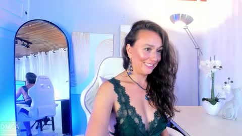 Indigo Wild  online show from 01/05/26, 10:24