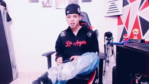 Snapshot of indomitablebeast chatting on 12/19/24, 09:07 matias online show from 12/19/24, 09:07