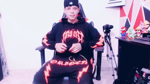 Snapshot of indomitablebeast chatting on 01/15/25, 01:20 matias online show from 01/15/25, 01:20