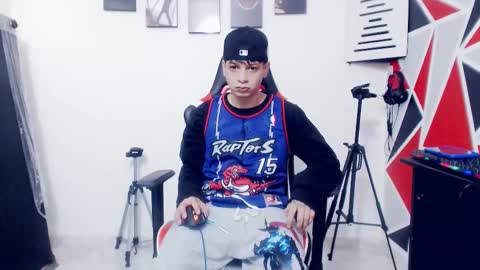 Snapshot of indomitablebeast chatting on 11/14/25, 05:22 matias online show from 11/14/25, 05:22