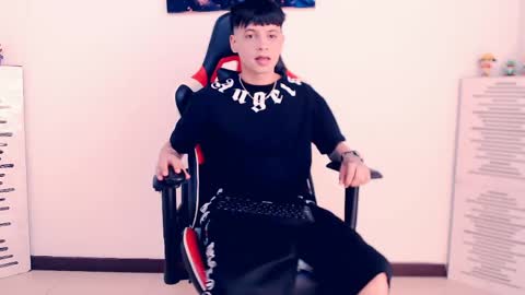 matias online show from 04/18/26, 04:55