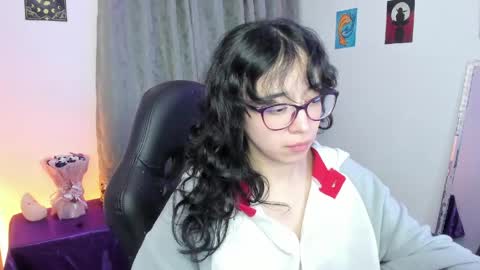 Snapshot of indra_cam chatting on 05/05/26, 04:53 Diana online show from 05/05/26, 04:53
