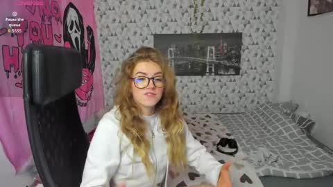 iness_lex online show from 05/19/26, 07:04
